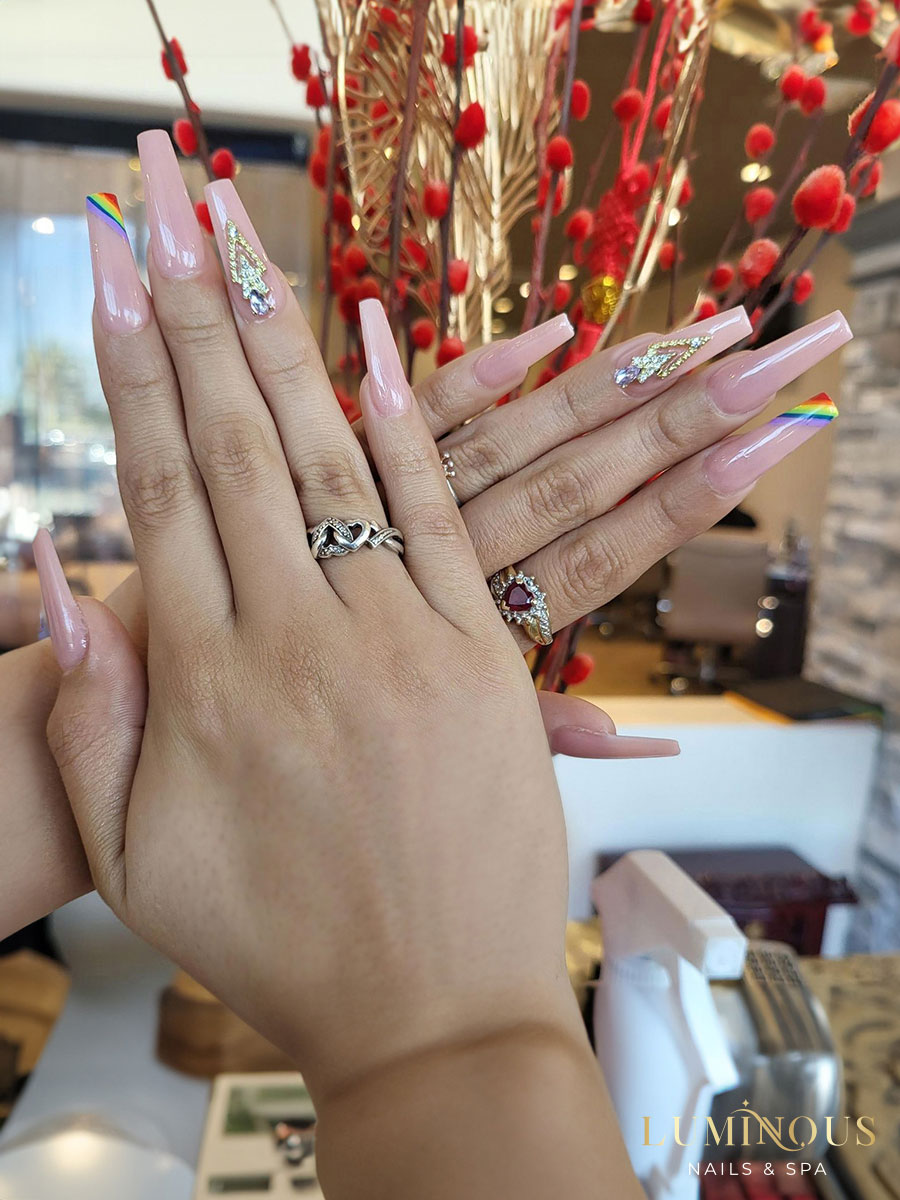 Luminous Nails & Spa