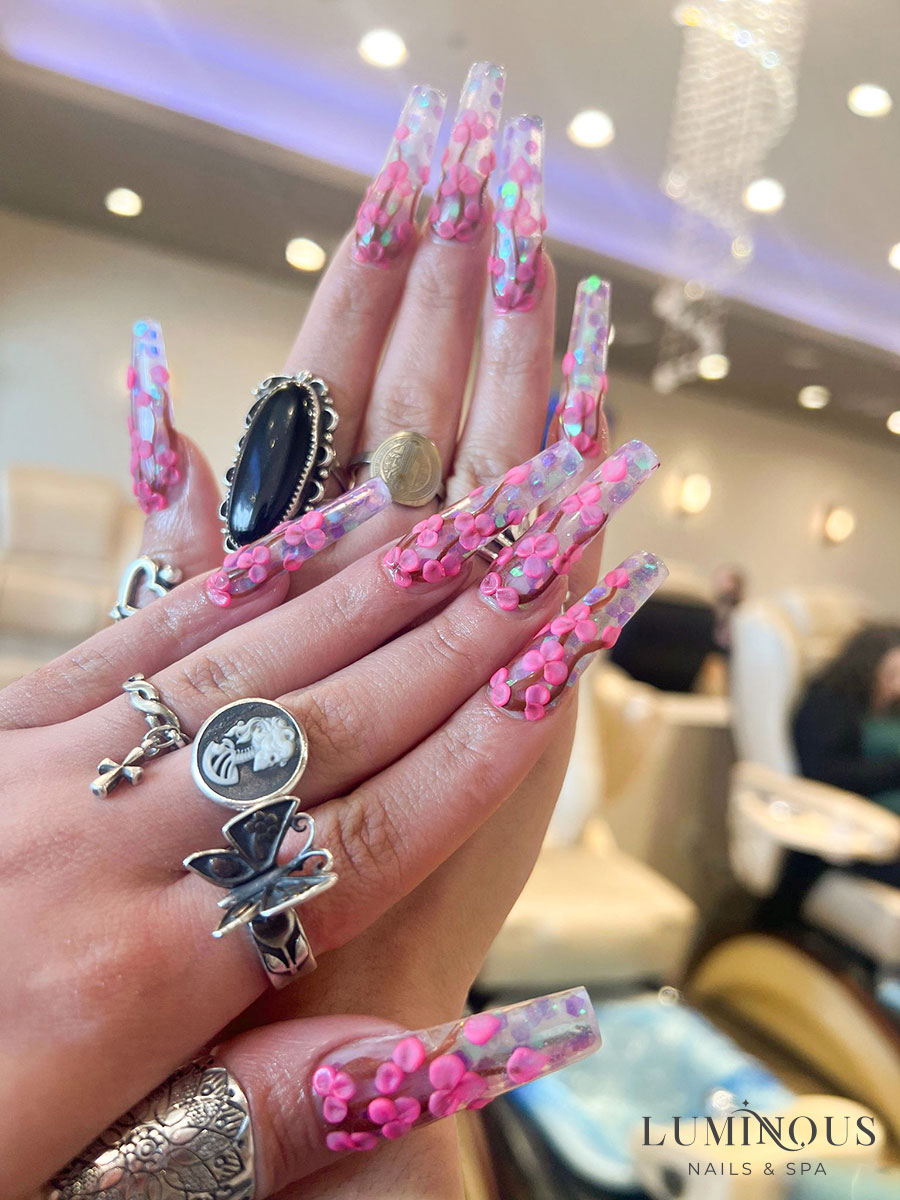 Luminous Nails & Spa