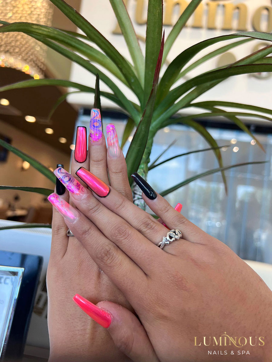 Luminous Nails & Spa